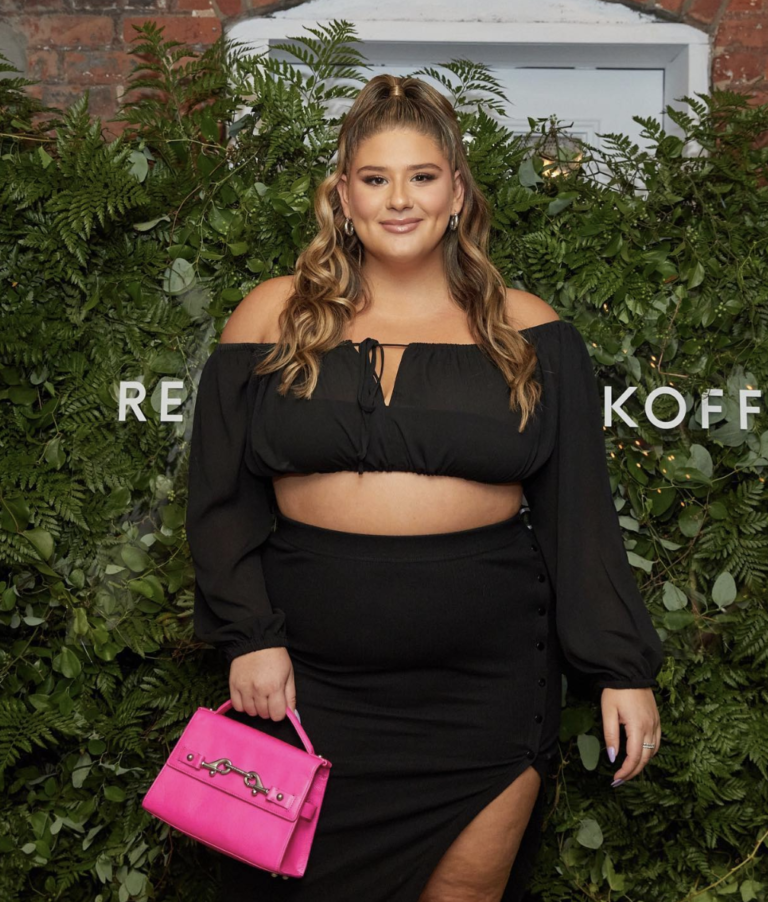 Mid Size Singer What is Midsize Fashion & Why is it Trending on TikTok?